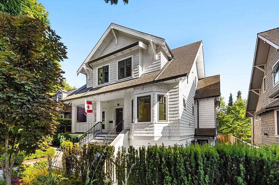 2518 W 3rd Avenue Vancouver, BC - 1