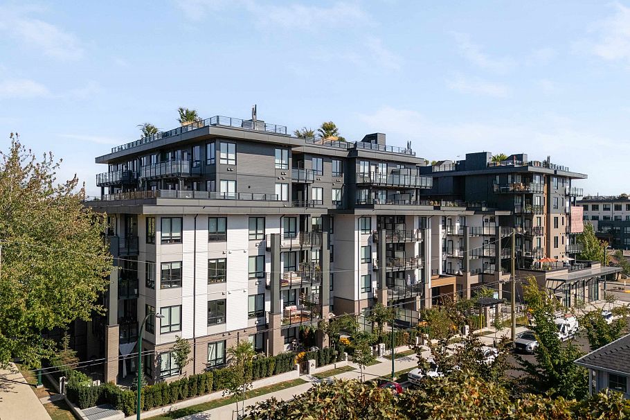 306 2450 Garden Drive Vancouver, BC - 18