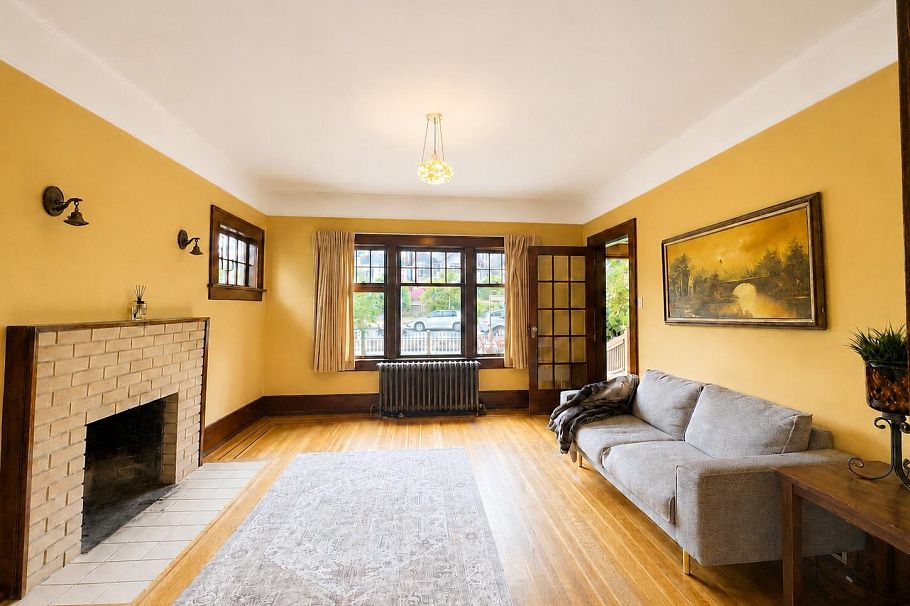 4117 W 11th Avenue Vancouver, BC - 6