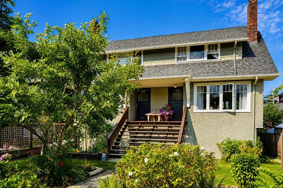 1325/27 Laburnum Street Vancouver, BC - 2