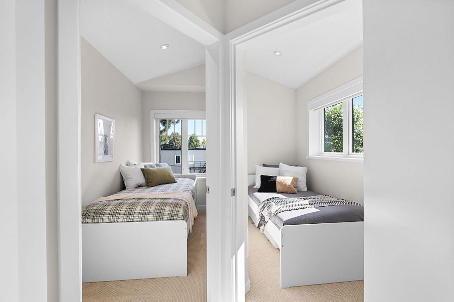 2518 W 3rd Avenue Vancouver, BC - 20
