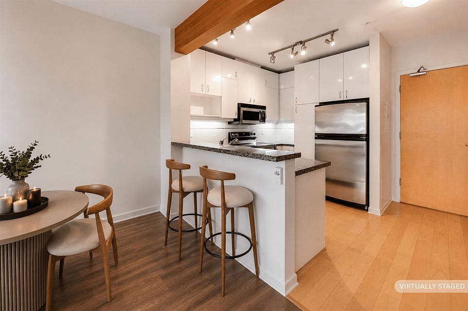 319 580 Raven Woods Drive North Vancouver, BC - 12