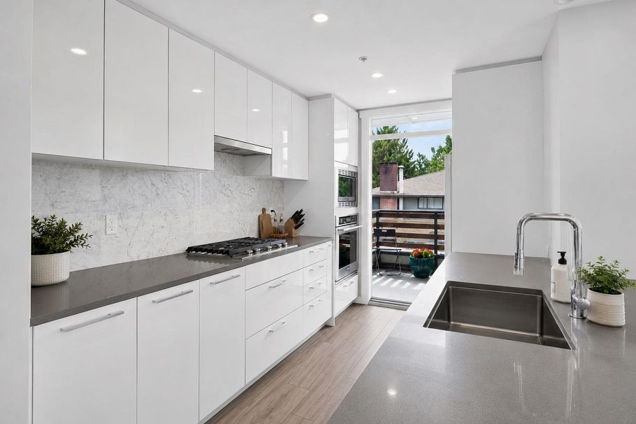 205 2663 Library Lane North Vancouver, BC - 10