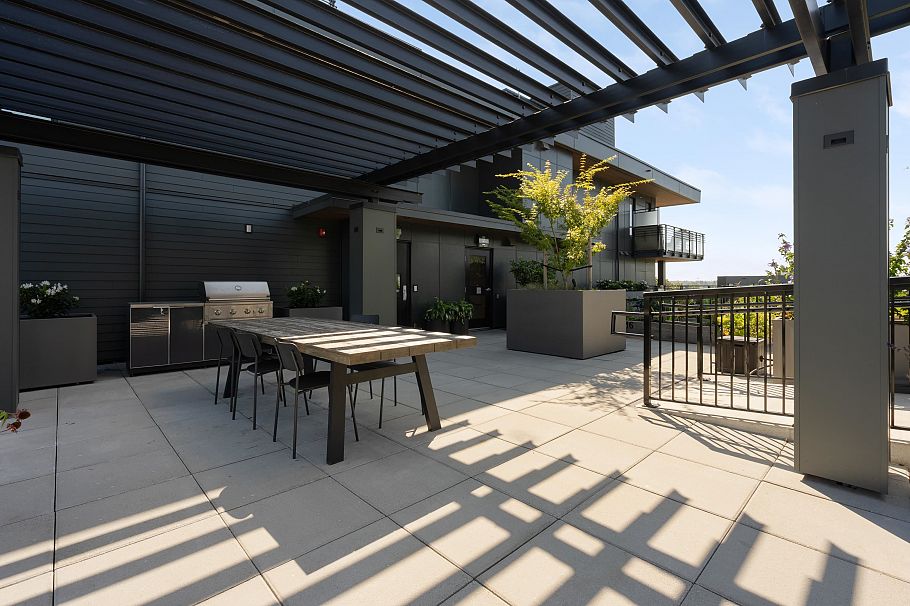 306 2450 Garden Drive Vancouver, BC - 25