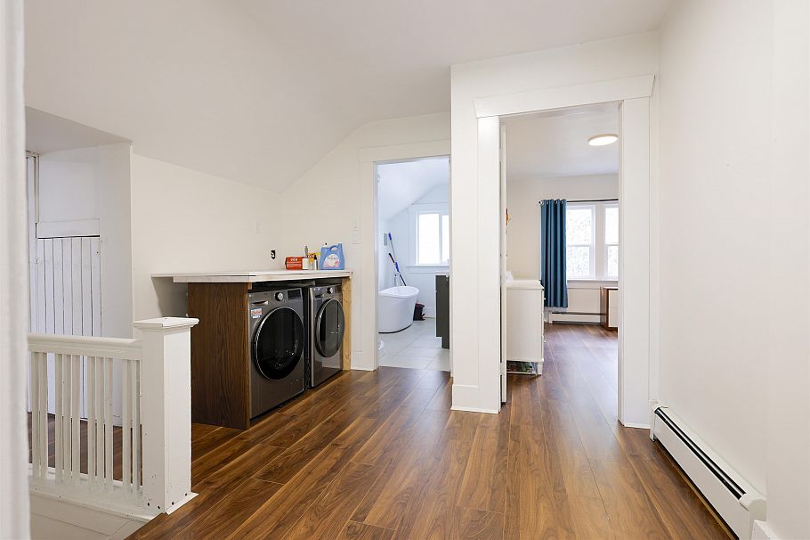 3874 W 13th Avenue Vancouver, BC - 26