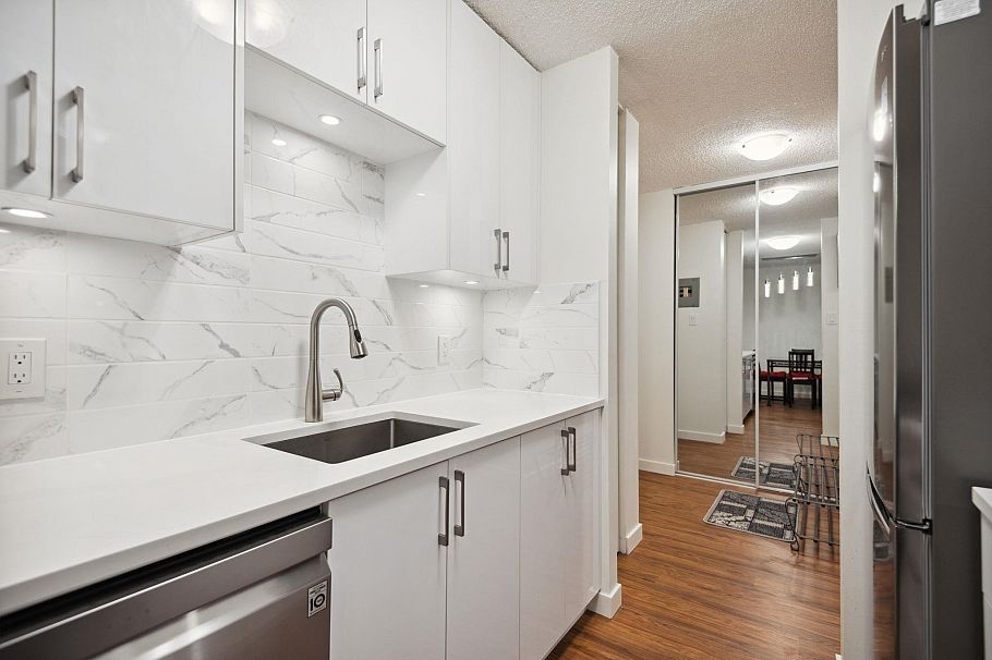 519 2012 Fullerton Avenue North Vancouver, BC - 2