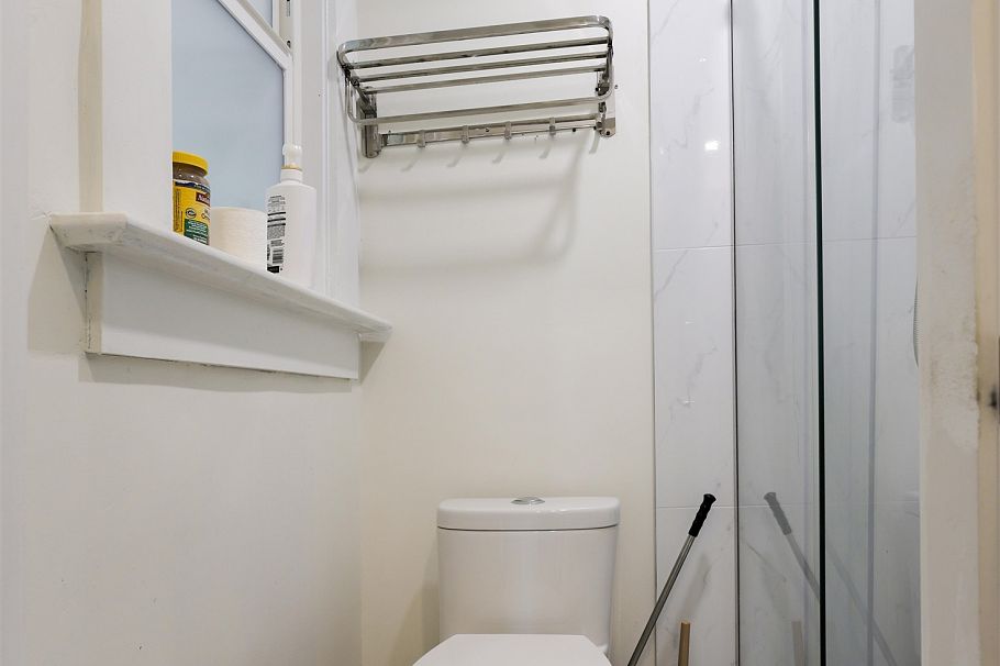 3874 W 13th Avenue Vancouver, BC - 31