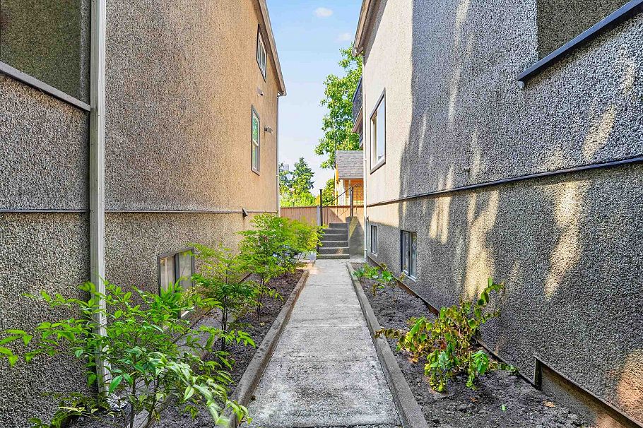 945-927 Princess Avenue Vancouver, BC - 18