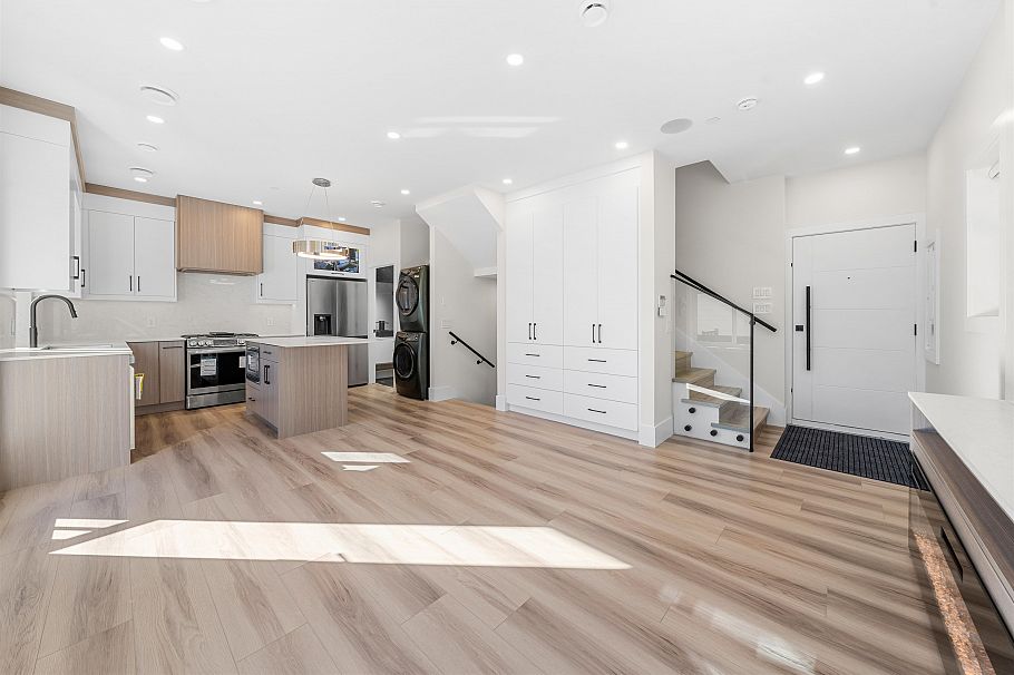 4318 Nanaimo Street Vancouver, BC - 8