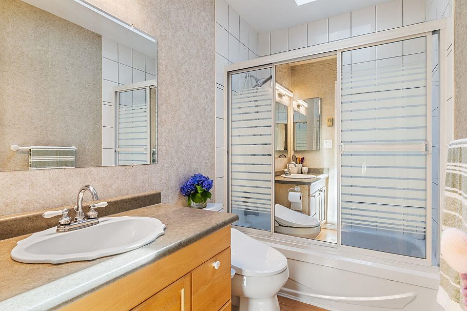 5729 Owl Court North Vancouver, BC - 18