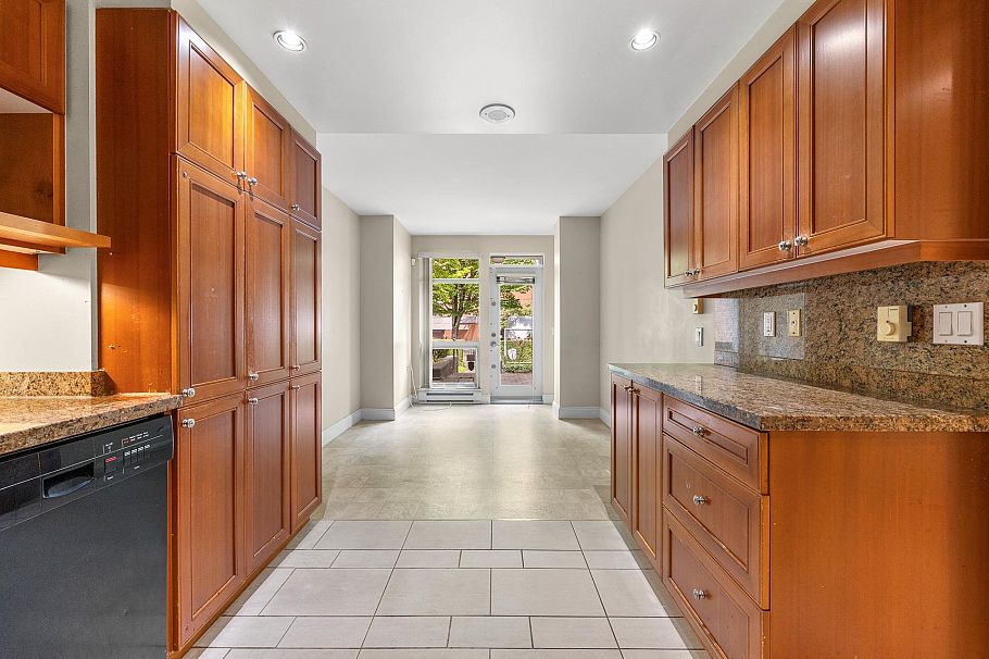 201 638 W 45th Avenue Vancouver, BC - 8
