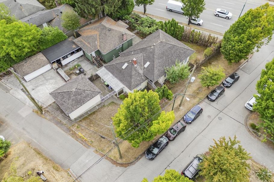 8080 Columbia Street Vancouver, BC - 1