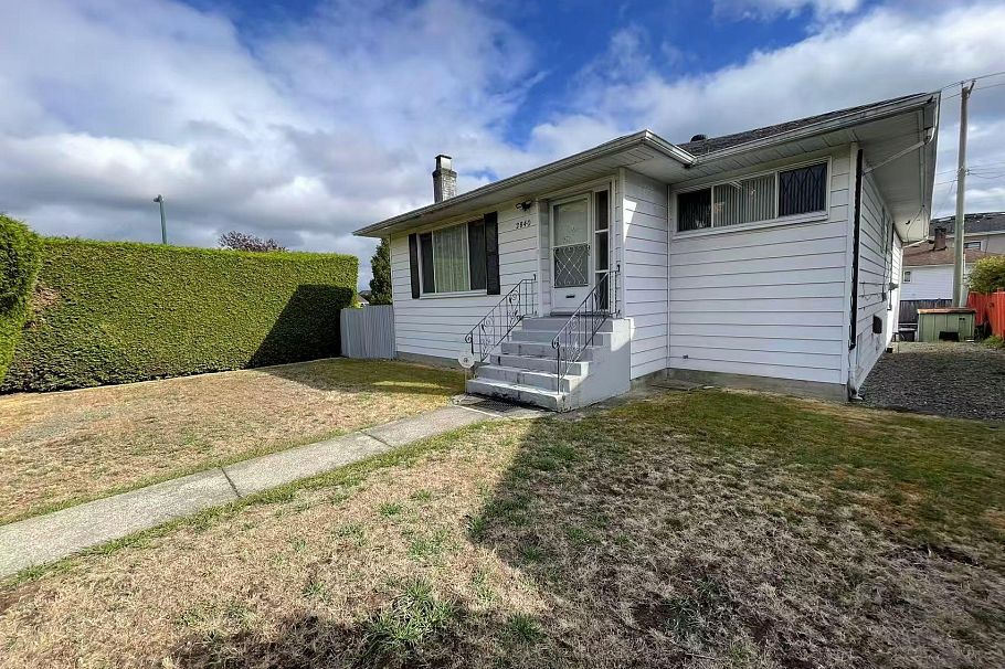 2840 E 49th Avenue Vancouver, BC - 10
