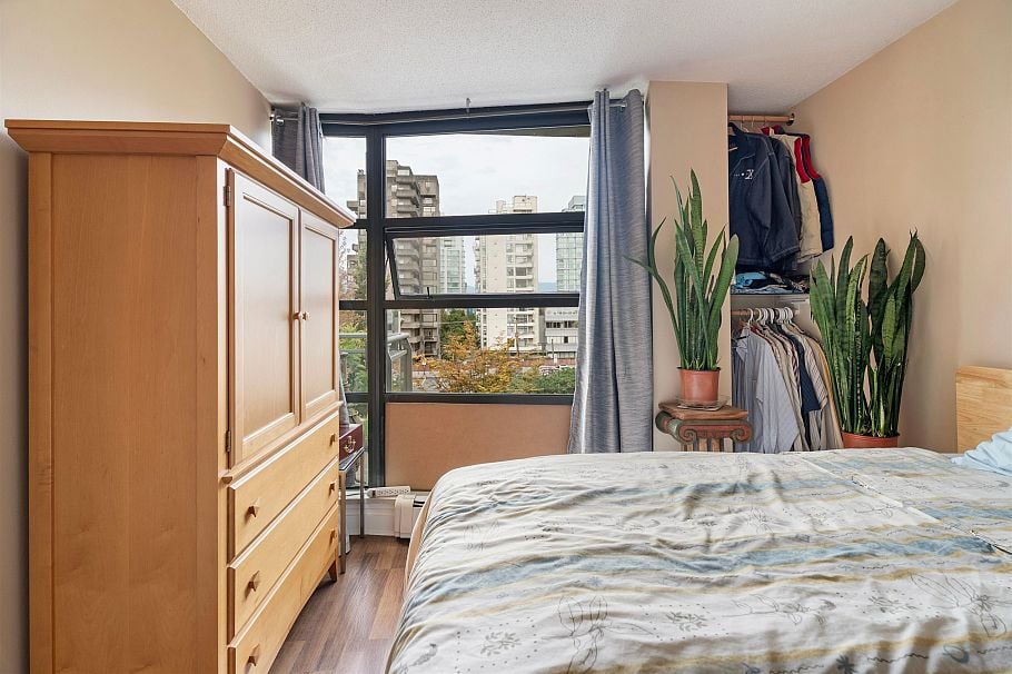 306 1688 Robson Street Vancouver, BC - 5