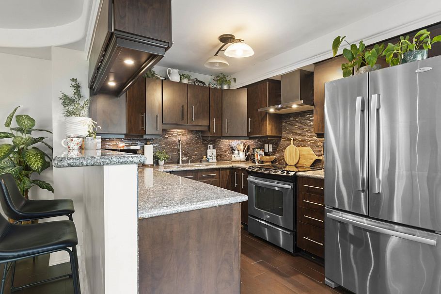 102 2528 E Broadway Vancouver, BC - 13