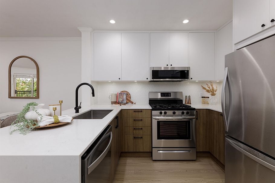305 688 E 16th Avenue Vancouver, BC - 5