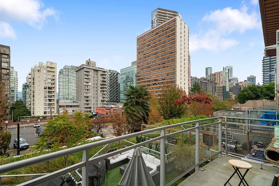 306 1688 Robson Street Vancouver, BC - 7