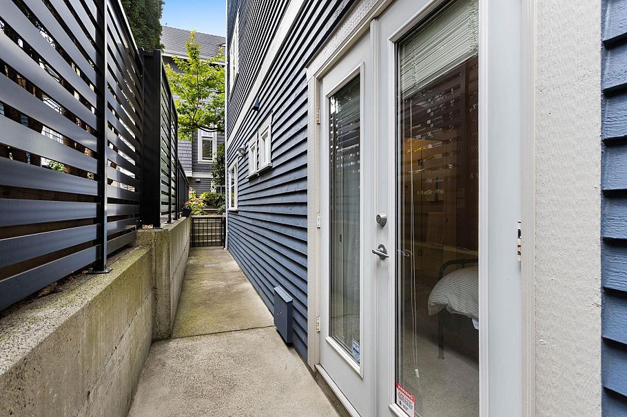 158 W 14th Avenue Vancouver, BC - 31