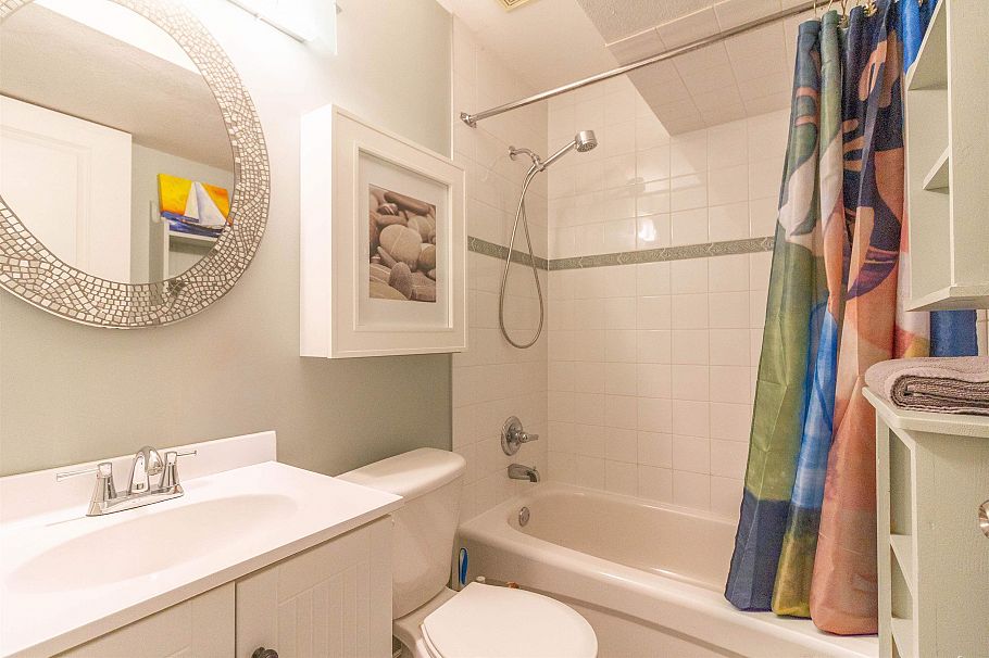 358 E 14th Street North Vancouver, BC - 31