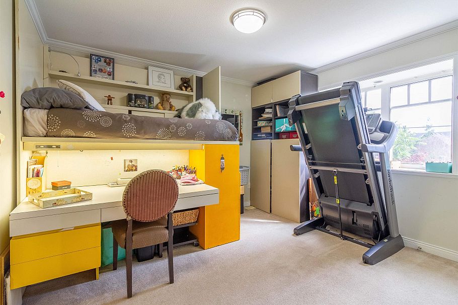 358 E 14th Street North Vancouver, BC - 23