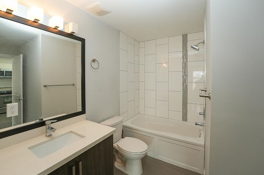 403 2408 E Broadway Vancouver, BC - 6