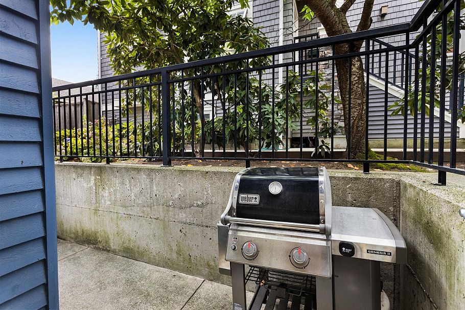 158 W 14th Avenue Vancouver, BC - 33