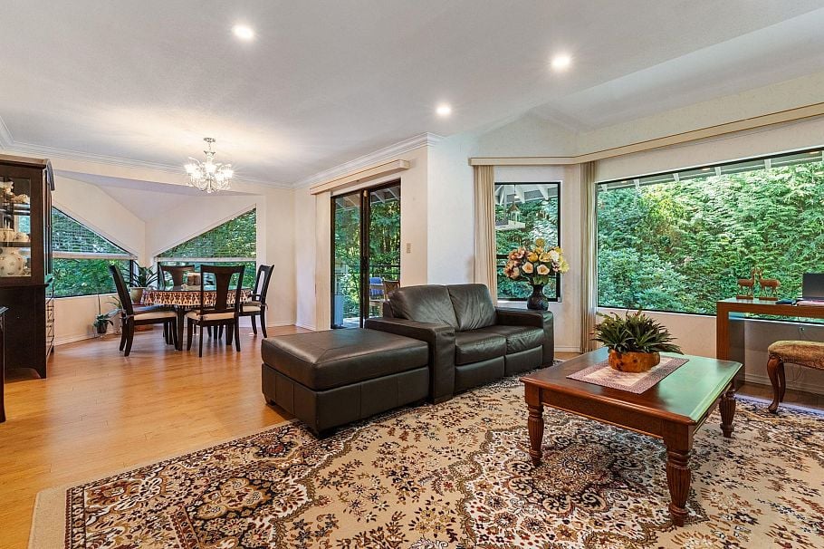5729 Owl Court North Vancouver, BC - 4