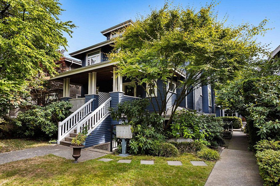 158 W 14th Avenue Vancouver, BC - 1