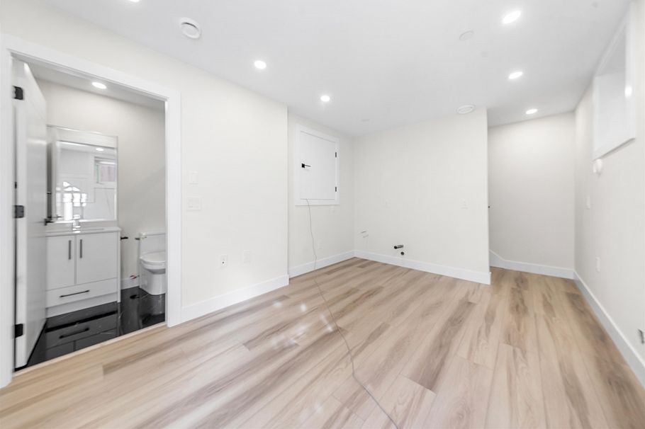 4318 Nanaimo Street Vancouver, BC - 20