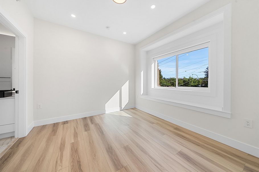 4318 Nanaimo Street Vancouver, BC - 32