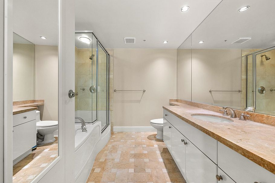 201 638 W 45th Avenue Vancouver, BC - 32
