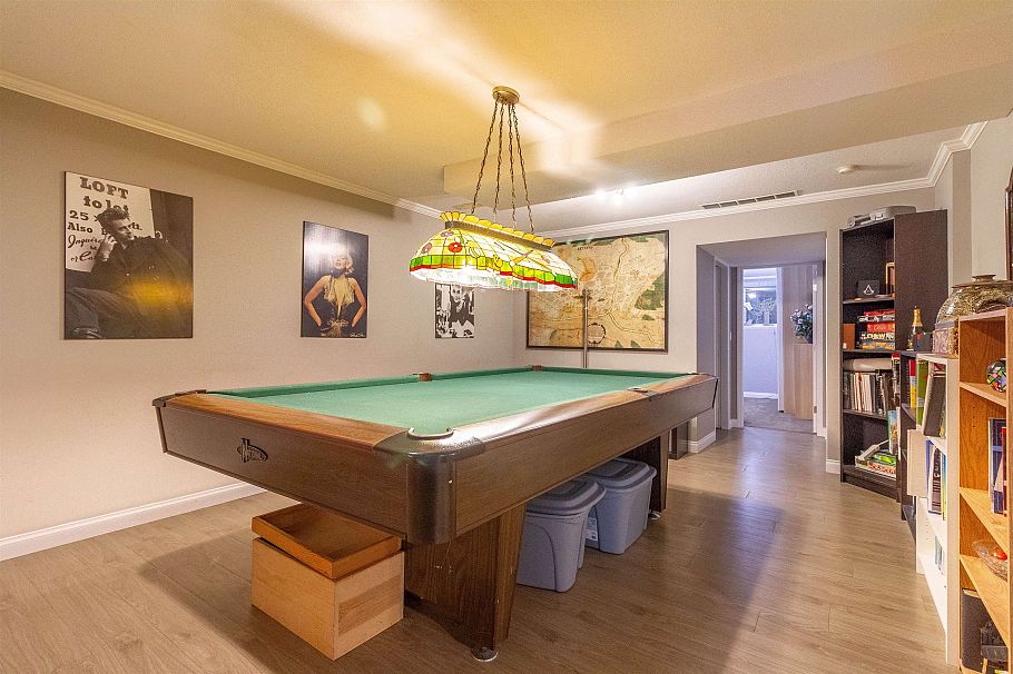 358 E 14th Street North Vancouver, BC - 28