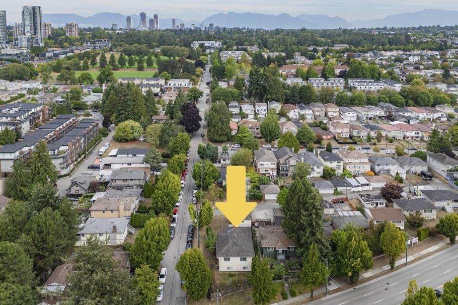 8080 Columbia Street Vancouver, BC - 3