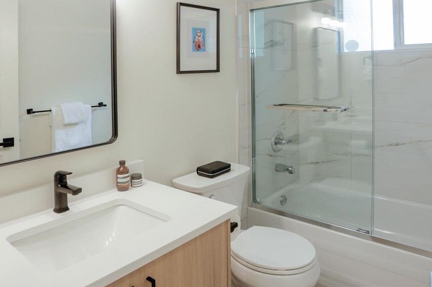 1808 E 51st Avenue Vancouver, BC - 19