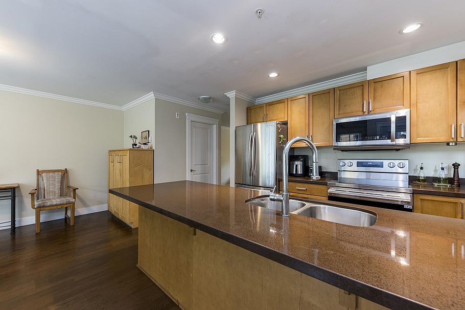 2 263 E 5th Street North Vancouver, BC - 36