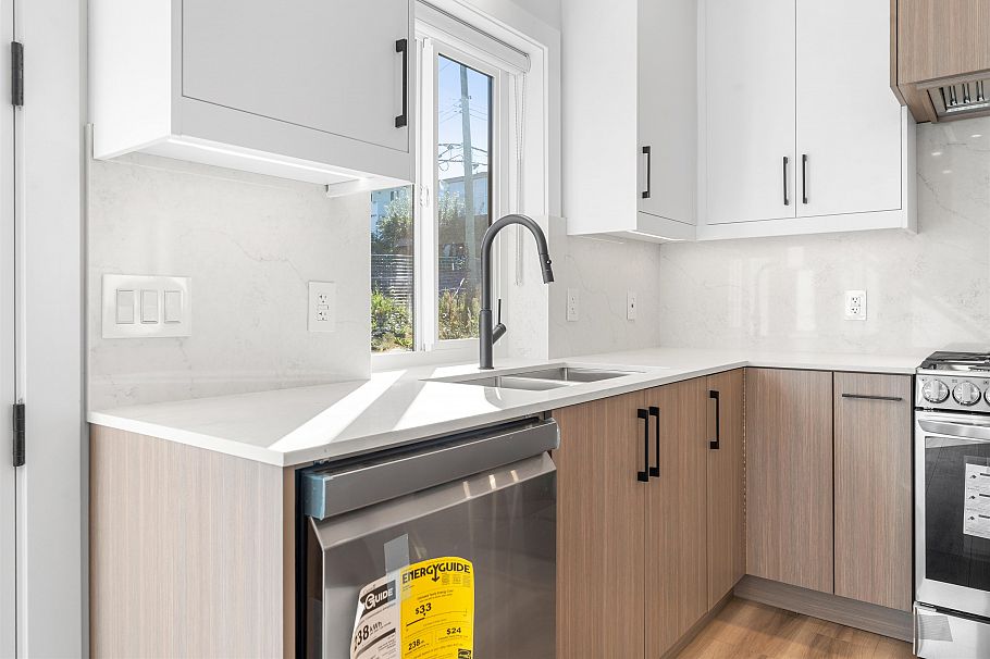 4318 Nanaimo Street Vancouver, BC - 15