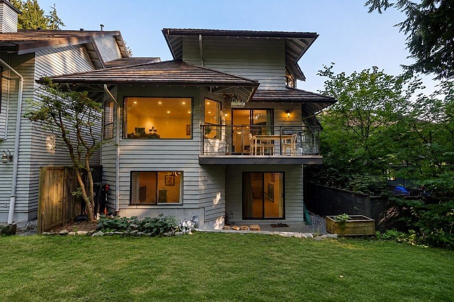 5729 Owl Court North Vancouver, BC - 1