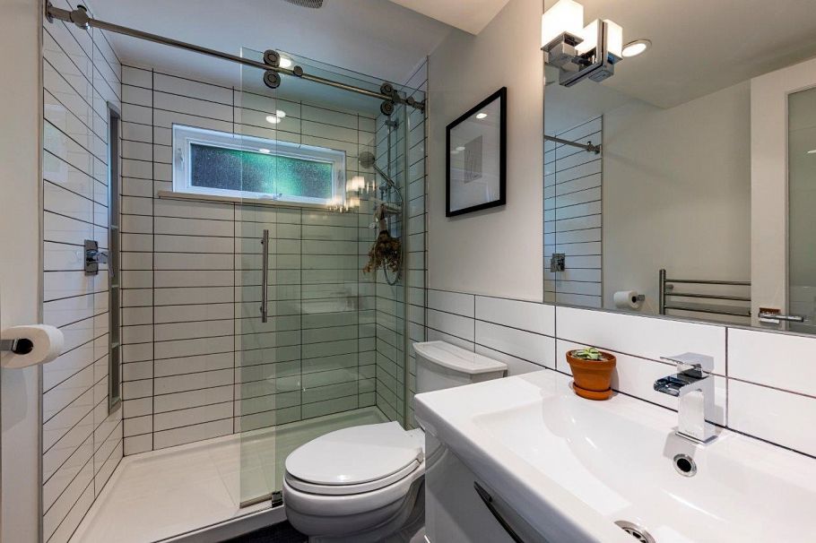 126 E St. James Road North Vancouver, BC - 34
