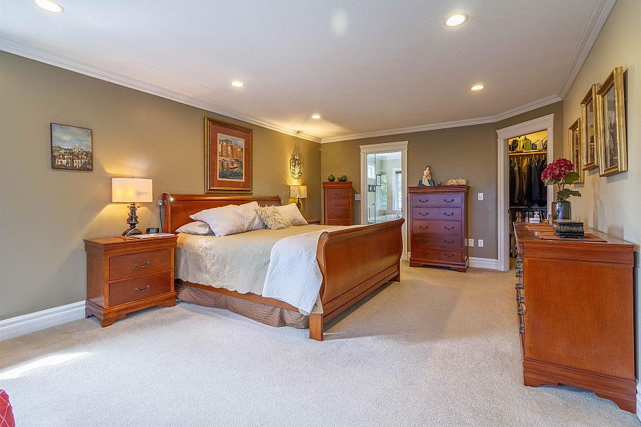 358 E 14th Street North Vancouver, BC - 15