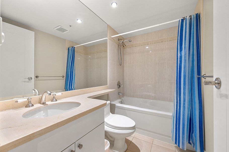201 638 W 45th Avenue Vancouver, BC - 27