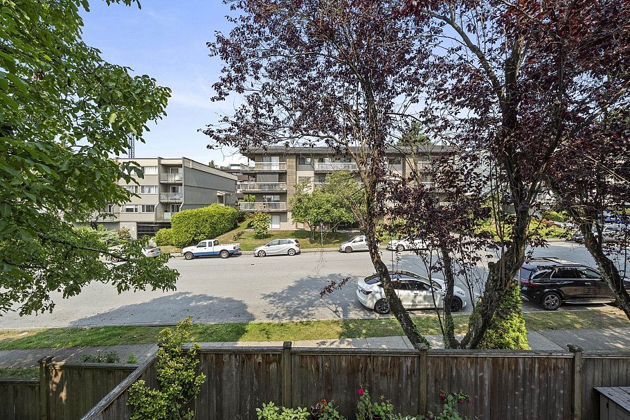 206 327 W 2nd Street North Vancouver, BC - 14