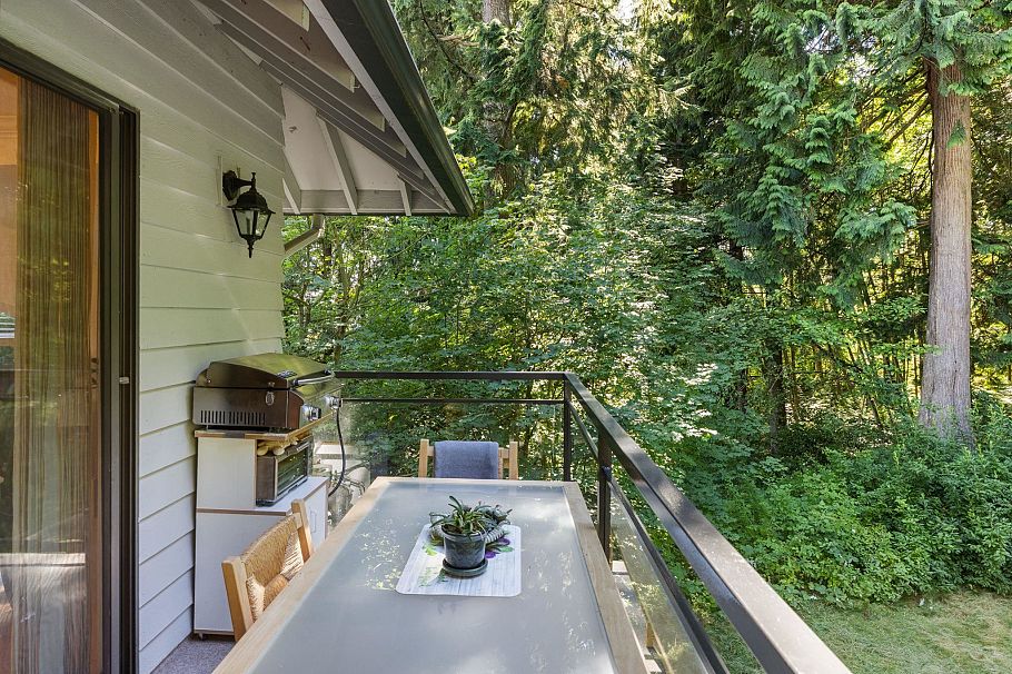 5729 Owl Court North Vancouver, BC - 9