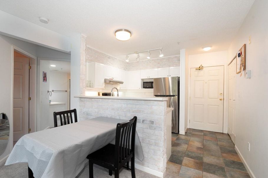 104 3625 Windcrest Drive North Vancouver, BC - 6