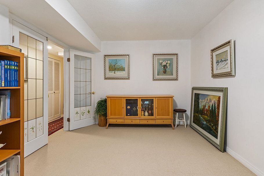 5729 Owl Court North Vancouver, BC - 23