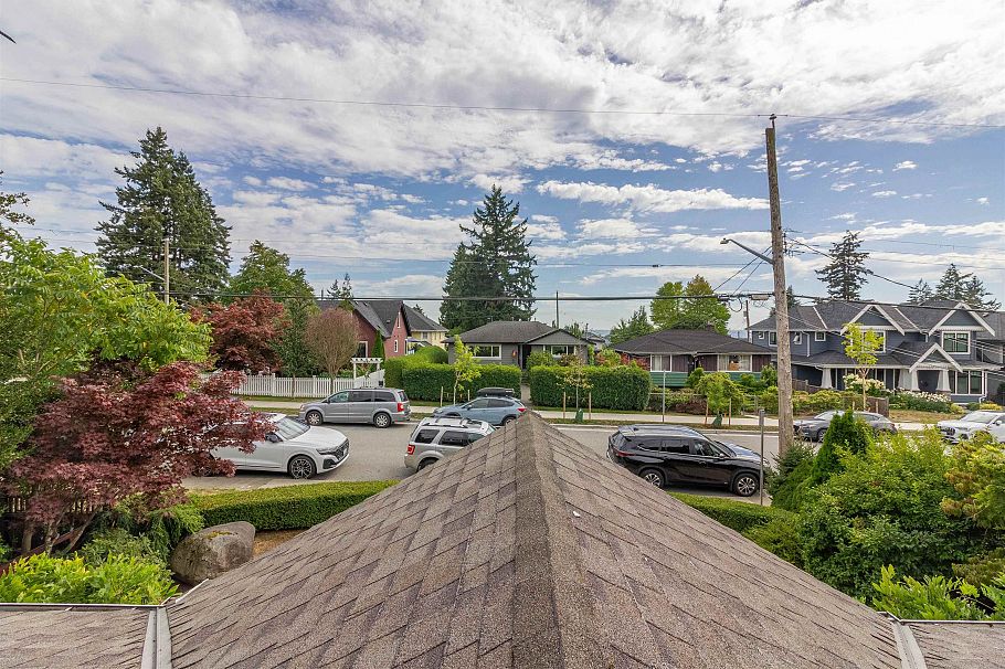 358 E 14th Street North Vancouver, BC - 19