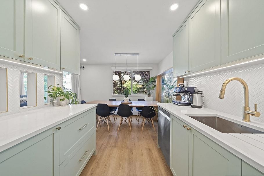 206 327 W 2nd Street North Vancouver, BC - 3