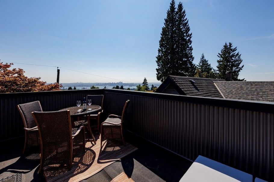126 E St. James Road North Vancouver, BC - 12