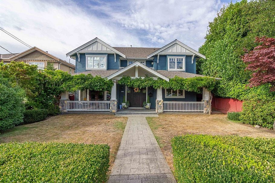 358 E 14th Street North Vancouver, BC - 1