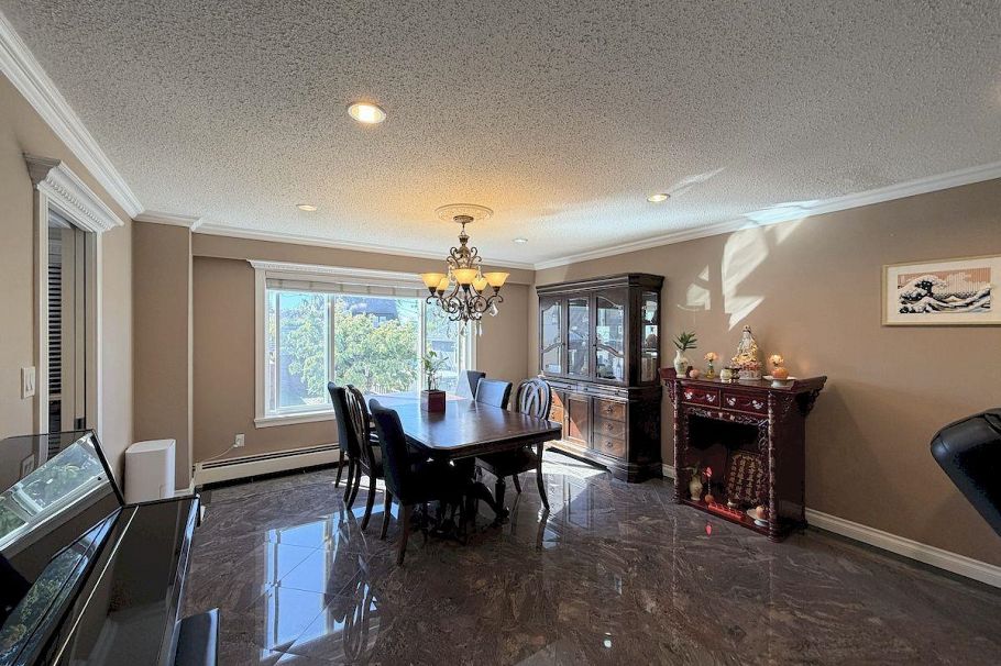 5885 Lincoln Street Vancouver, BC - 3