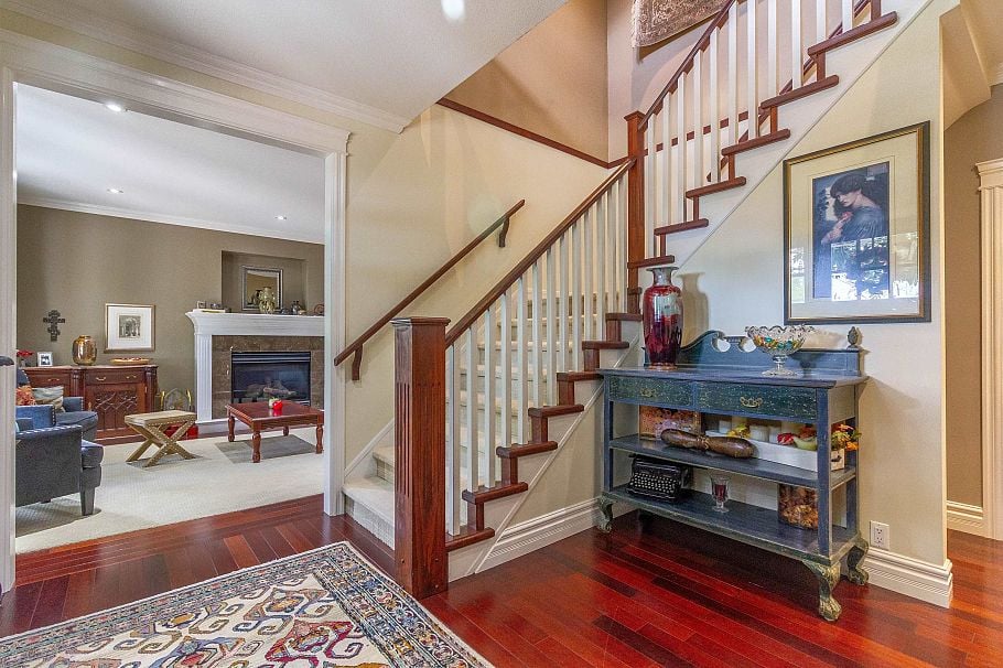 358 E 14th Street North Vancouver, BC - 2